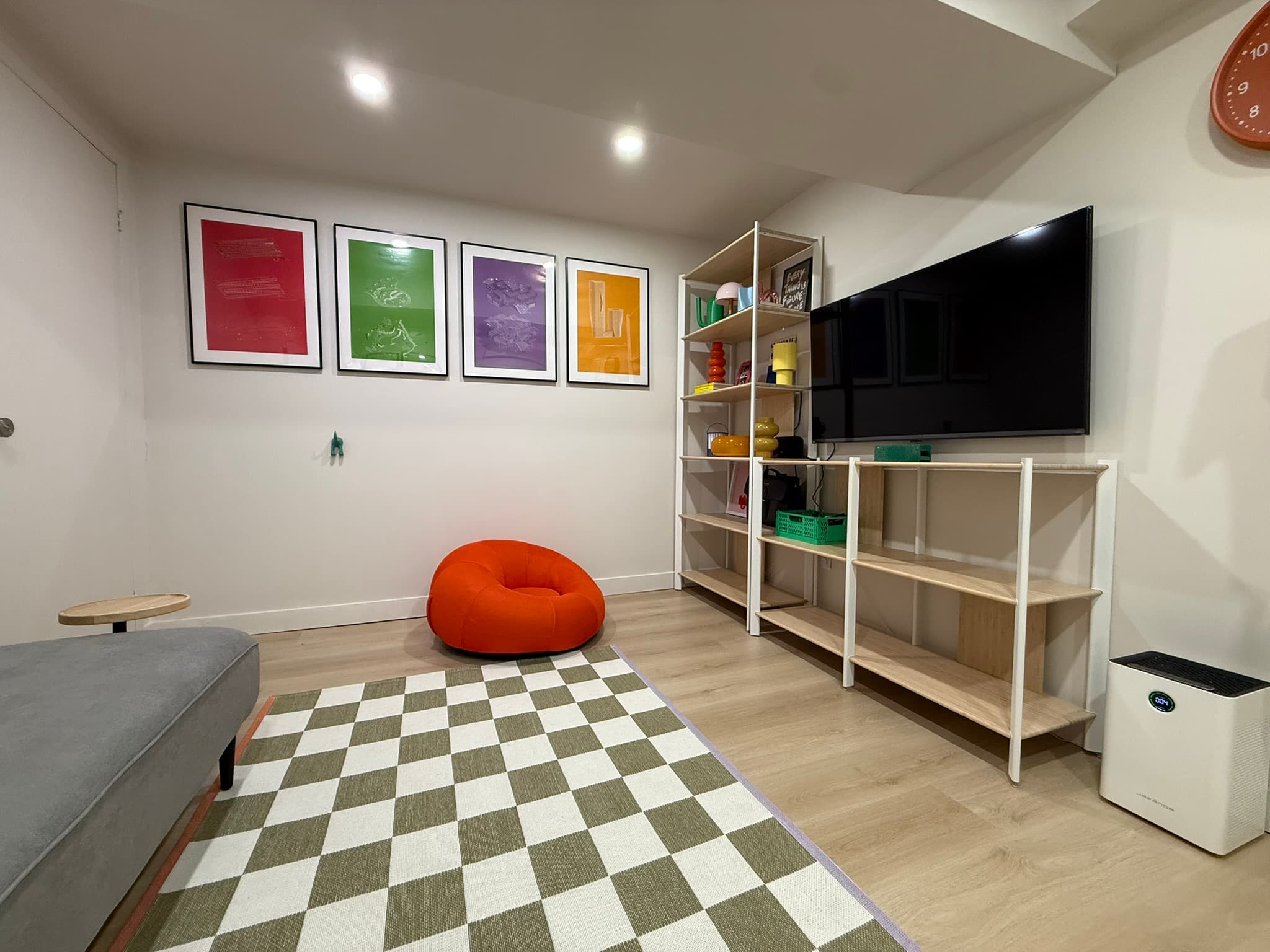 Basement home office — detail