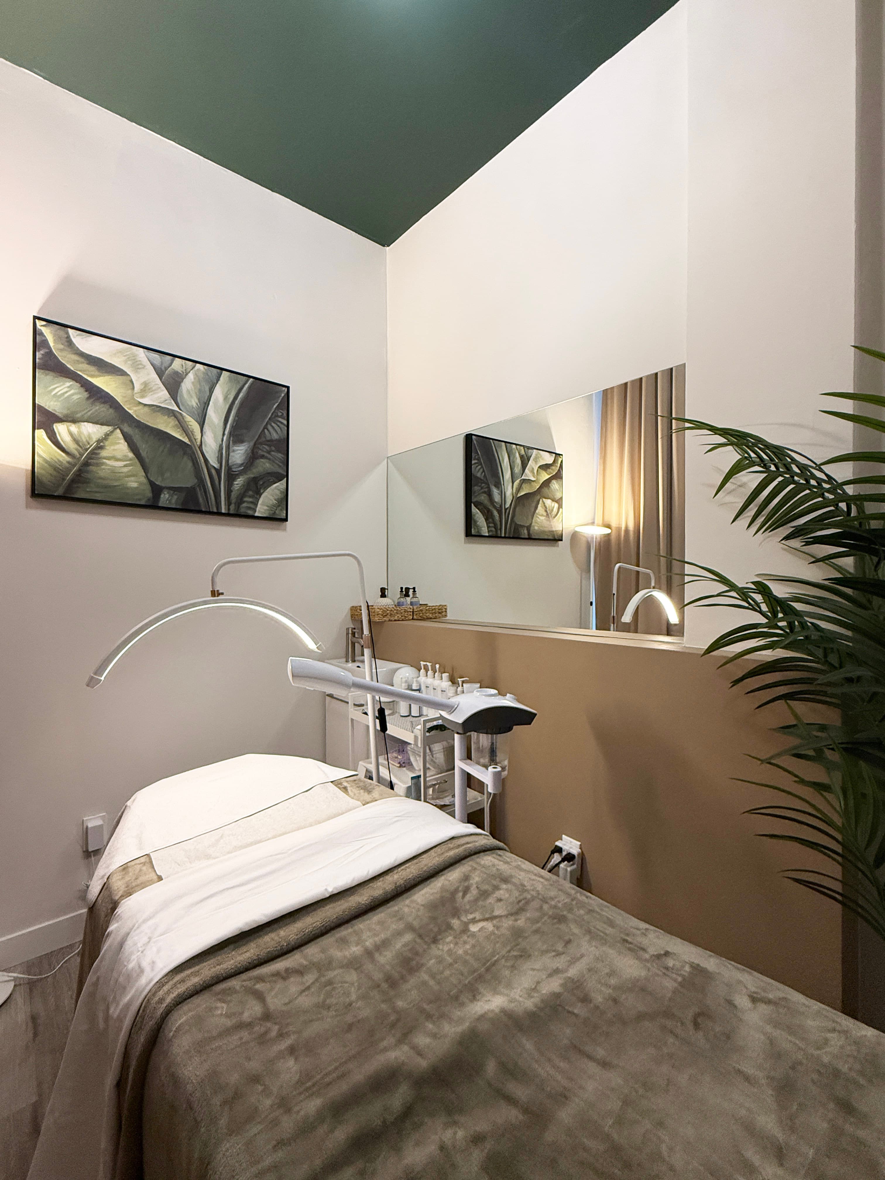 Day spa interior — treatment room detail